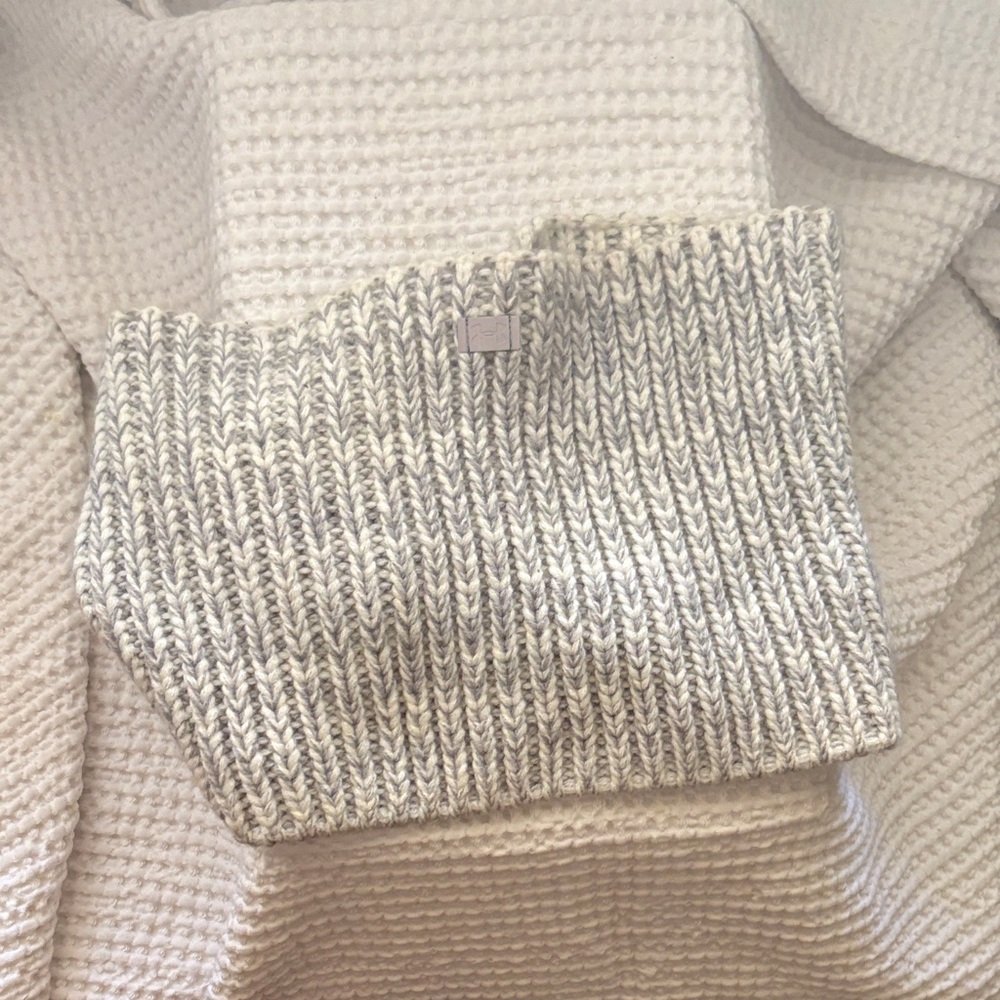 Under Armour Cream Marled Rib-Knit infinity scarf